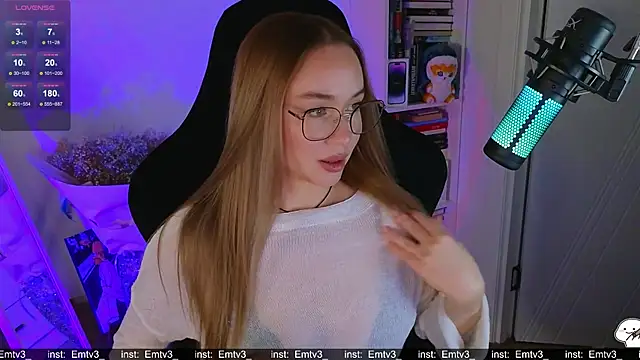 Emili1- online show from 12-03-25, 01:54