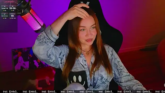Emili1- online show from 05-04-26, 09:56