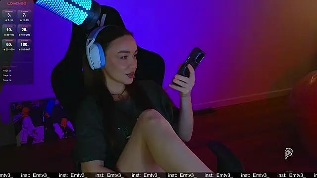 Emili1- online show from 04-10-26, 10:44