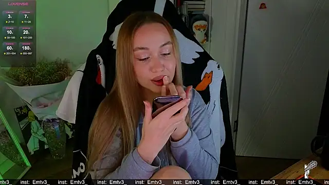 Emili1- online show from 01-12-26, 10:00