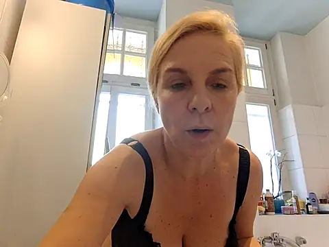 FrauleinSchmitt online show from 10-13-25, 10:28