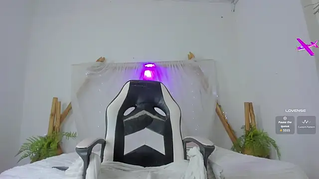  RedMoon online show from 12-21-25, 05:47