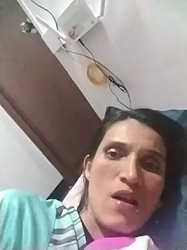 Snapshot of Nathasha_LatinHot chatting on 10-11-25, 07:20 Nathasha LatinHot online show from 10-11-25, 07:20