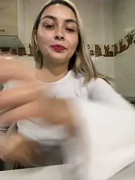 Snapshot of emma_oxford chatting on 03-11-25, 11:47 emma oxford online show from 03-11-25, 11:47