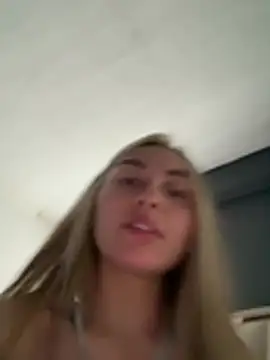 Snapshot of emma_oxford chatting on 02-18-26, 09:33 emma oxford online show from 02-18-26, 09:33