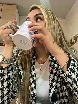 Snapshot of emma_oxford chatting on 02-27-25, 08:09 emma oxford online show from 02-27-25, 08:09