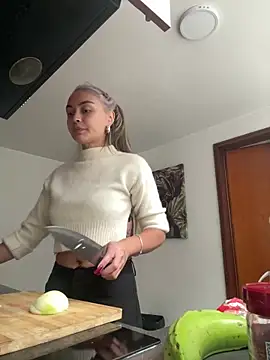 Snapshot of emma_oxford chatting on 02-03-26, 05:18 emma oxford online show from 02-03-26, 05:18