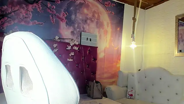 Snapshot of emma_oxford chatting on 03-01-25, 11:26 emma oxford online show from 03-01-25, 11:26