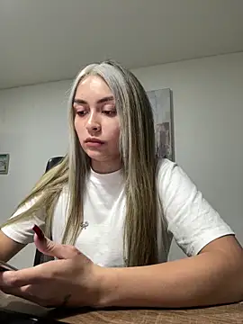 Snapshot of emma_oxford chatting on 02-07-26, 12:40 emma oxford online show from 02-07-26, 12:40