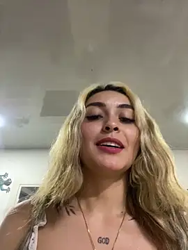 Snapshot of emma_oxford chatting on 03-01-25, 02:48 emma oxford online show from 03-01-25, 02:48