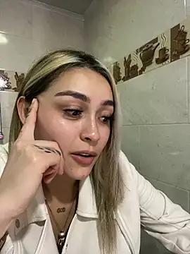 Snapshot of emma_oxford chatting on 03-06-25, 11:53 emma oxford online show from 03-06-25, 11:53