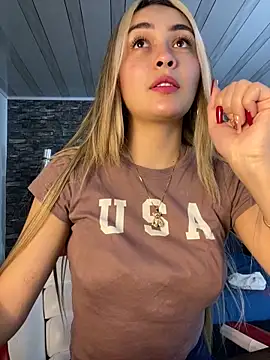 Snapshot of emma_oxford chatting on 03-10-25, 08:45 emma oxford online show from 03-10-25, 08:45