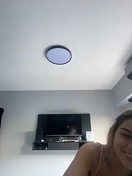 Snapshot of emma_oxford chatting on 03-18-25, 01:34 emma oxford online show from 03-18-25, 01:34