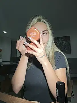 Snapshot of emma_oxford chatting on 02-25-26, 02:23 emma oxford online show from 02-25-26, 02:23