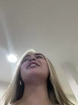 Snapshot of emma_oxford chatting on 02-28-26, 02:44 emma oxford online show from 02-28-26, 02:44