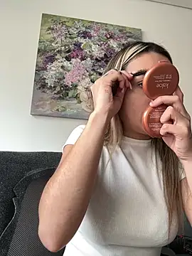 emma oxford online show from 04-24-26, 08:44