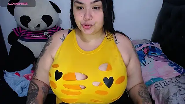 Snapshot of Fernanda_Big_Boobs chatting on 07-11-26, 01:00 Fernanda Big Boobs online show from 07-11-26, 01:00