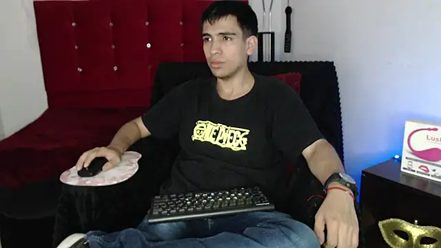 Snapshot of zack_thunder chatting on 10-15-25, 02:25 zack thunder online show from 10-15-25, 02:25