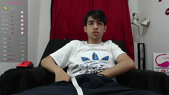 Snapshot of zack_thunder chatting on 03-16-25, 12:22 zack thunder online show from 03-16-25, 12:22