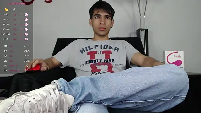 Snapshot of zack_thunder chatting on 02-25-25, 11:54 zack thunder online show from 02-25-25, 11:54