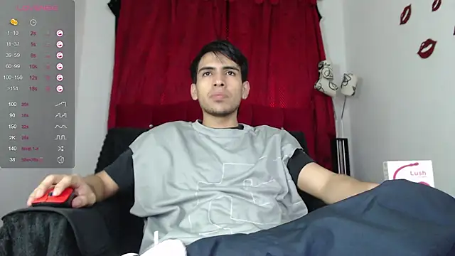 Snapshot of zack_thunder chatting on 03-07-25, 12:01 zack thunder online show from 03-07-25, 12:01