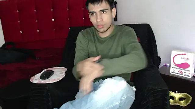 Snapshot of zack_thunder chatting on 10-19-25, 01:03 zack thunder online show from 10-19-25, 01:03