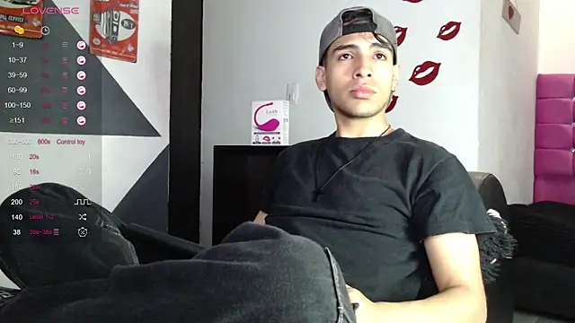 Snapshot of zack_thunder chatting on 02-16-25, 12:21 zack thunder online show from 02-16-25, 12:21