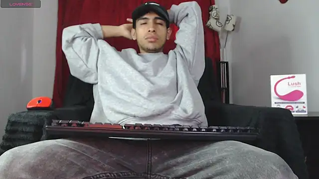 Snapshot of zack_thunder chatting on 03-09-25, 12:20 zack thunder online show from 03-09-25, 12:20