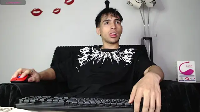 Snapshot of zack_thunder chatting on 02-18-25, 11:55 zack thunder online show from 02-18-25, 11:55