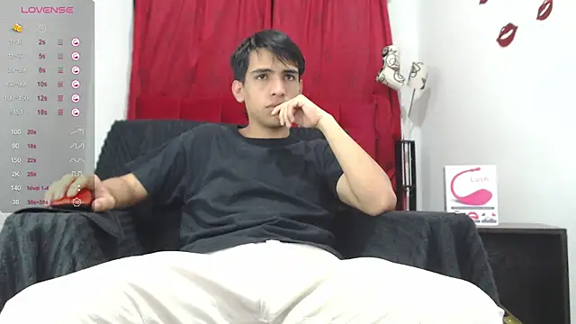 Snapshot of zack_thunder chatting on 03-13-25, 11:51 zack thunder online show from 03-13-25, 11:51