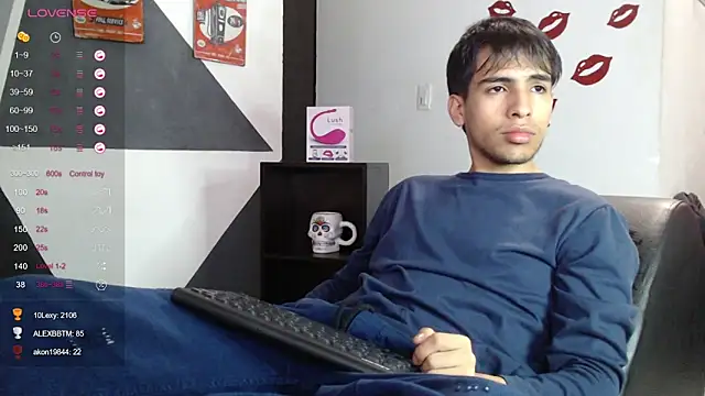Snapshot of zack_thunder chatting on 03-08-25, 06:37 zack thunder online show from 03-08-25, 06:37