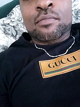 Snapshot of Beto0815 chatting on 02-10-26, 04:39 Beto0815 online show from 02-10-26, 04:39