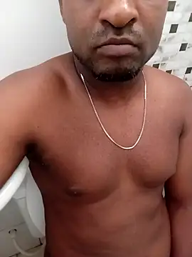 Snapshot of Beto0815 chatting on 02-17-26, 05:10 Beto0815 online show from 02-17-26, 05:10