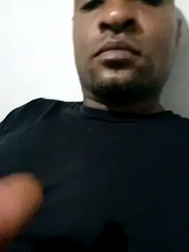 Snapshot of Beto0815 chatting on 02-23-26, 02:35 Beto0815 online show from 02-23-26, 02:35