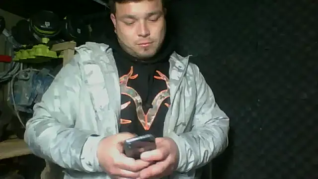 Snapshot of DirtyRcride chatting on 02-21-25, 04:18 DirtyRcride online show from 02-21-25, 04:18