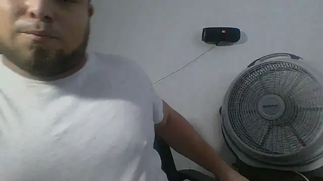 Snapshot of DirtyRcride chatting on 09-27-25, 05:08 DirtyRcride online show from 09-27-25, 05:08