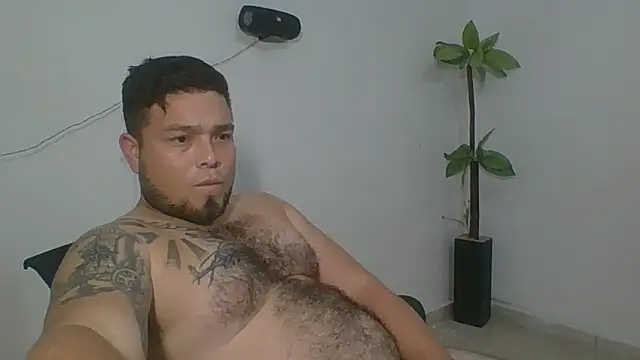 Snapshot of DirtyRcride chatting on 09-28-25, 05:14 DirtyRcride online show from 09-28-25, 05:14