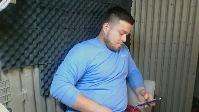 Snapshot of DirtyRcride chatting on 03-09-25, 04:27 DirtyRcride online show from 03-09-25, 04:27