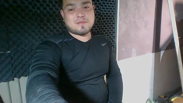 Snapshot of DirtyRcride chatting on 03-01-25, 06:35 DirtyRcride online show from 03-01-25, 06:35