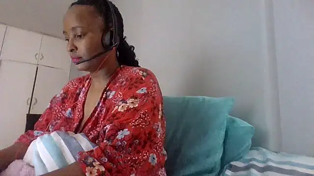 Snapshot of BabeAssXX chatting on 09-10-25, 01:21 BabeAssXX online show from 09-10-25, 01:21