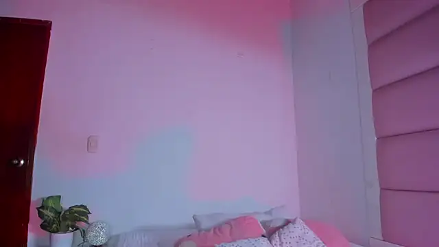 little-Emma online show from 10-02-25, 03:10
