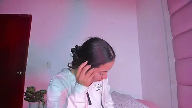 little-Emma online show from 10-01-25, 03:11