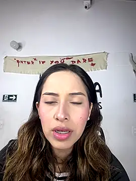 little-Emma online show from 10-08-25, 02:57