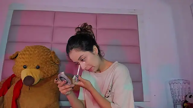 little-Emma online show from 12-23-25, 05:40