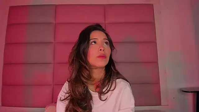 little-Emma online show from 11-30-25, 03:07