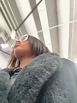 Black Dolll online show from 11-20-25, 09:32