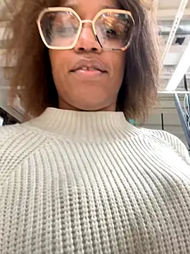 Black Dolll online show from 11-04-25, 04:44