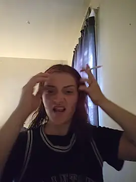 Snapshot of emilysue1 chatting on 06-08-26, 11:27 emilysue1 online show from 06-08-26, 11:27