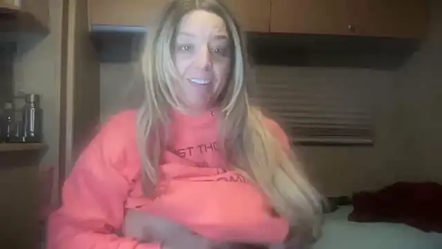 MonroeLoves online show from 12-17-25, 07:35