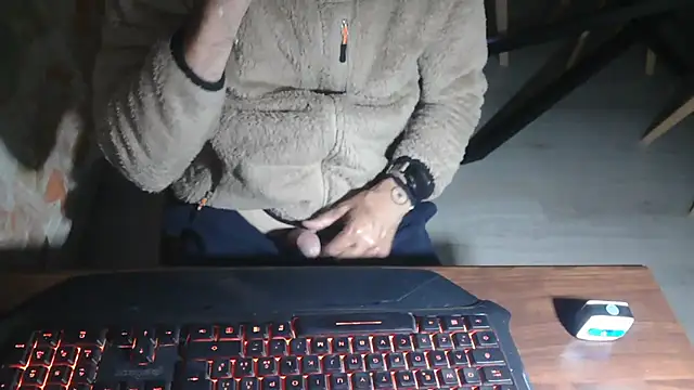 Snapshot of Adri_gard chatting on 05-01-26, 08:58 Adri gard online show from 05-01-26, 08:58